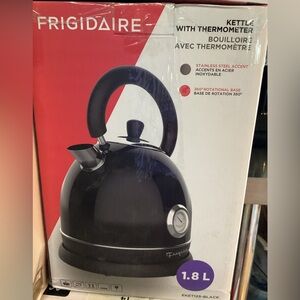 NWT Frigidaire Black Kettle with Thermometer